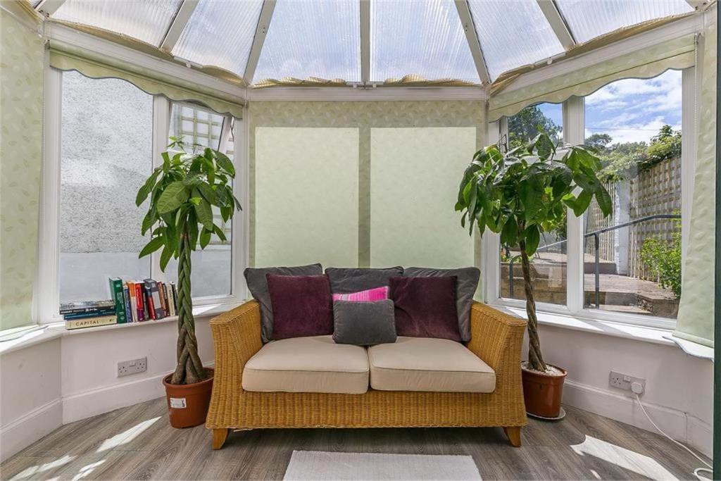 Dreghorn House 4 Bedrooms 3 Toilets 3 Reception Free Parking 233 Mbp Wifi Единбург Екстериор снимка